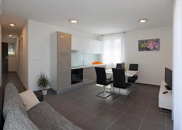 Diamond * بودْسْتغانا