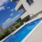 Diamond * פודסטראנה