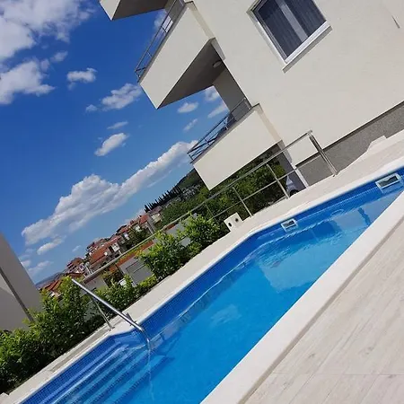 Diamond * Podstrana